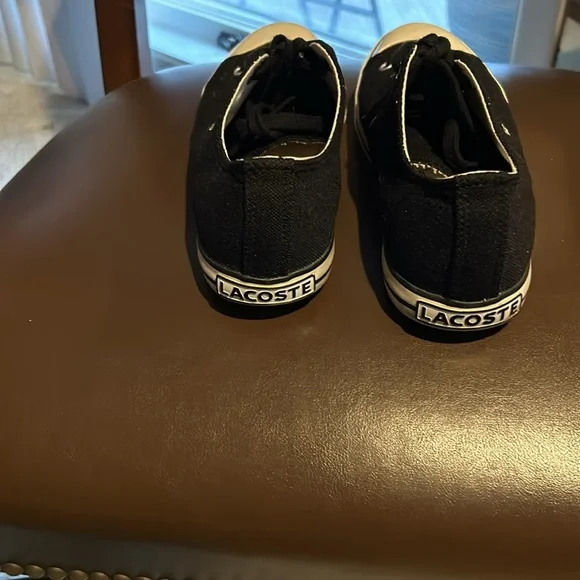 Lacoste tennis shoes 👟 - Picture 3 of 4